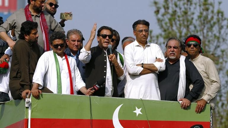 Pakistan’ın Devrik Başbakanı İmran Han, Seçim Yapılması İçin 6 Gün Süre Verdi