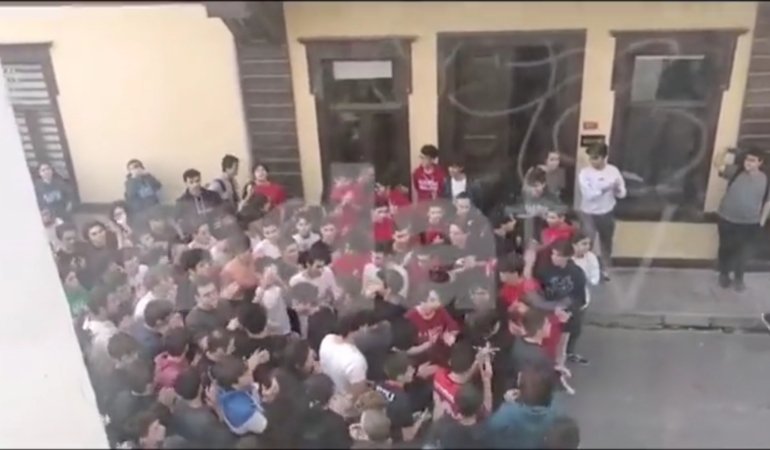 Kabataş Laiktir, Laik Kalacak!