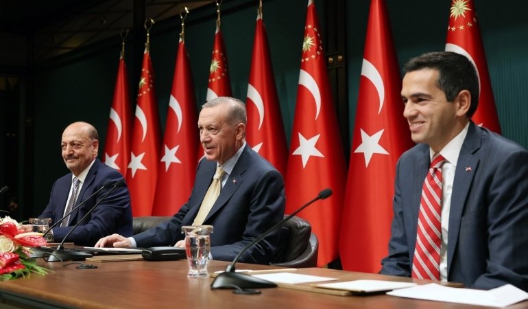 ASGARİ ÜCRET ŞOKU! % 54,66 oranında yapılan zam, gerçek enflasyonun altında kaldı…