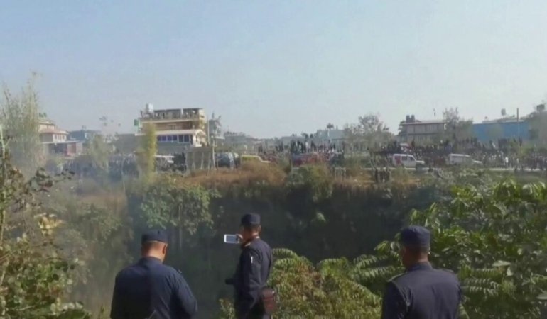 Nepal’de düşen uçakta en az 40 kişi öldü