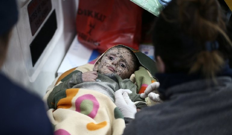 Deprem Bölgesinde MUCİZE KURTULUŞLAR