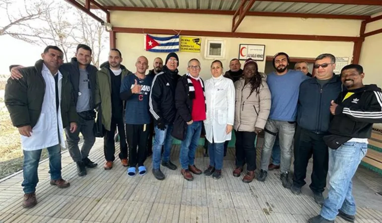 Kübalı Doktorlar Depremzedelere Yardıma Devam Ediyor