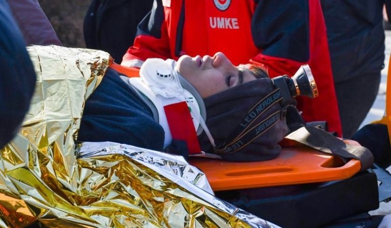 Deprem Sonrasında Mucize Kurtuluşlar Devam Ediyor! Kahramanmaraş ve Adıyaman’da 3 Kişi Göçük Altından Kurtarıldı…