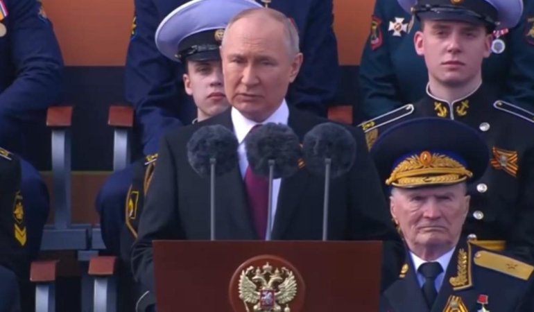 PUTİN, Zafer Günü Kutlamalarında Batıyı Hedef Alarak Konuştu: Vatanımıza Karşı Savaş Başlatıldı