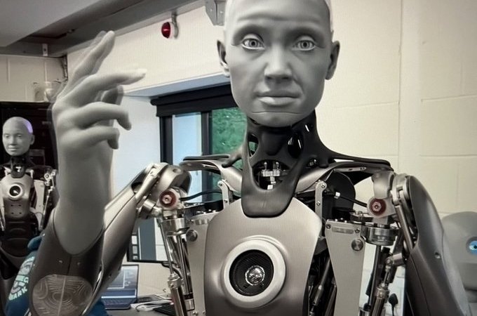 Yapay Zeka: “Dünya’yı insanlardan daha iyi yönetebiliriz.” İnsansı robot tehlikesi…