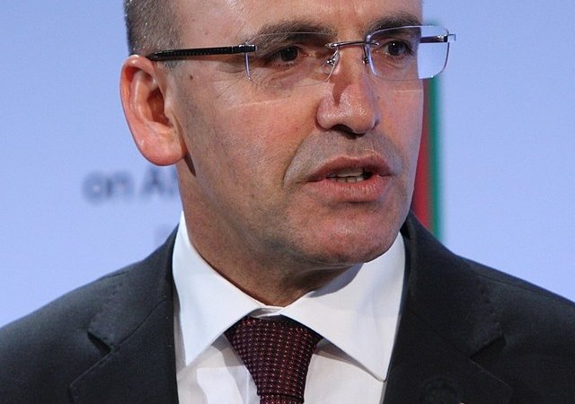 Mehmek ŞİMŞEK Faturayı Vatandaşa Kesti! Cari açığı azaltmak, Enflasyonu düşürmek için KREDİ KARTI Faizlerinde Artışa Gidiliyor…