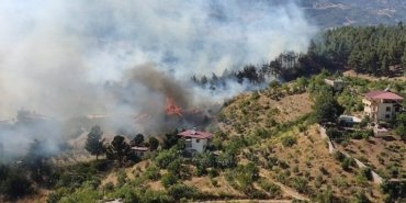 aa-20230723-31747145-31747142-kahramanmarasta_cikan_orman_yanginlarina_mudahale_ediliyor