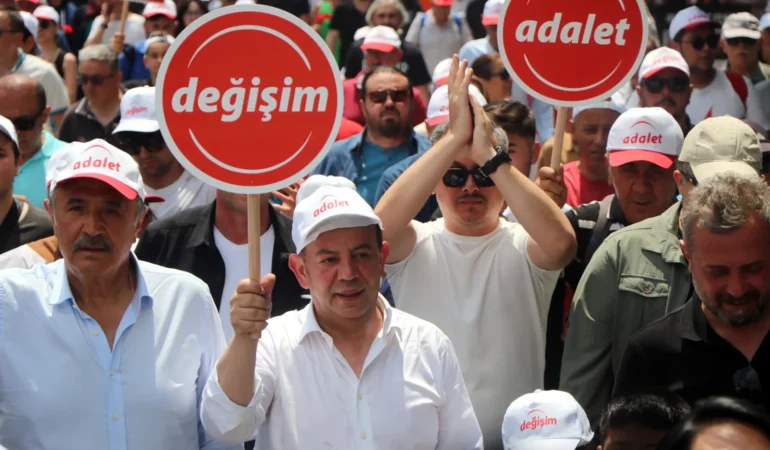 Tanju ÖZKAN Adalet Yürüyüşüne Başladı. Kemal KILIÇDAROĞLU’na Karşı Ankara’ya Yürüyen Bolu Belediye Başkanı ÖZCAN…