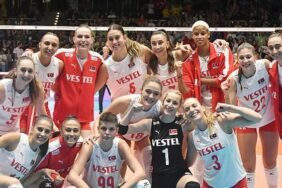 806x378-yunanistan-0-3-turkiye-mac-sonucu-ozet-filenin-sultanlari-4te-4-yapti-1692808134083