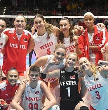 806x378-yunanistan-0-3-turkiye-mac-sonucu-ozet-filenin-sultanlari-4te-4-yapti-1692808134083