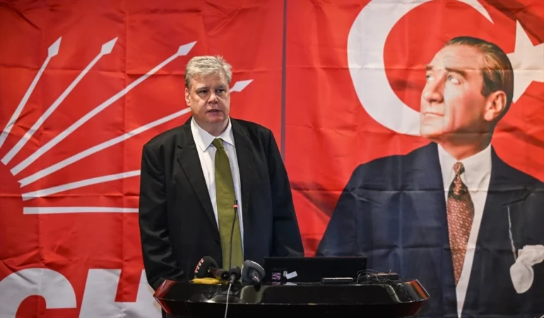 Prof. Dr. ÖRSAN ÖYMEN, CHP Genel Başkanı KEMAL KILIÇDAROĞLU’na “Aday Olmama” Çağrısı Yaptı