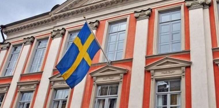 İzmir’de Bulunan İsveç Konsolosluğu’na Yapılan Silahlı Saldırıda Bir Kişi Ağır Yaralandı