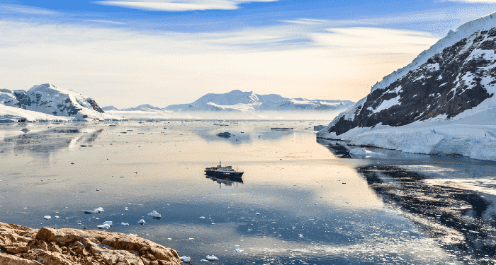 Antarktika’daki dev Kıyamet Günü Buzulu (Thwaites Buzulu) eriyor!