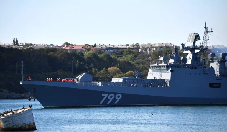 Ukrayna, Sivastopol’da Rus Karadeniz Filosu karargahını vurdu! Rusya, 5 füzenin…