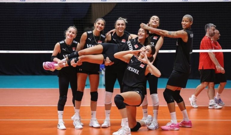 Türkiye’nin gururu, A Milli Kadın Voleybol Takımı, Japonya’yı 3-1 yenerek Olimpiyat Vizesini aldı!