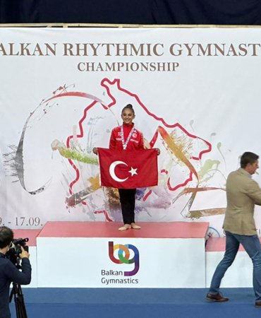 antalyasporlu-selen-camci-balkan-sampiyonu-1