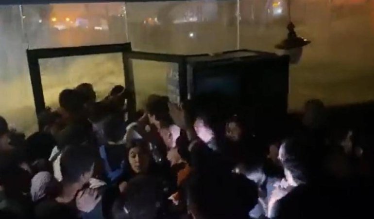 basaksehir-de-millet-kutuphanesi-ni-sel-basti