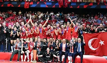 canli-izle-turkiye-sirbistan-final-maci-filenin-sultanlari-a-milli-kadin-voleybol-takimi-1