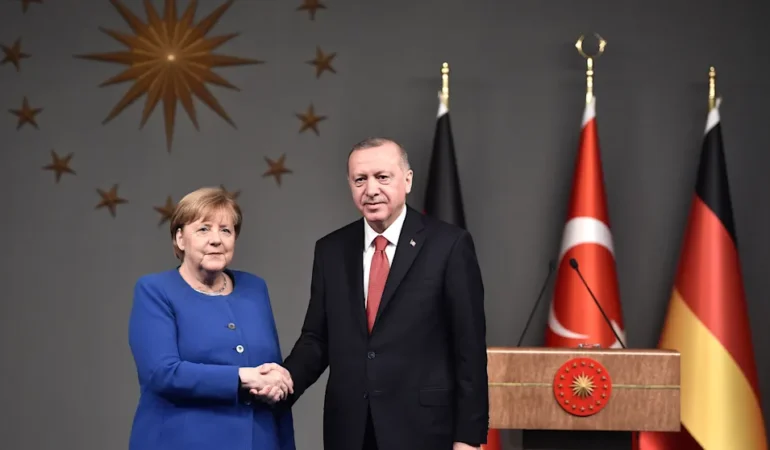 AB açıkladı: Göçmen başına Türkiye’ye 4.7 milyon Euro ödedik! Geri Kabul Anlaşması…