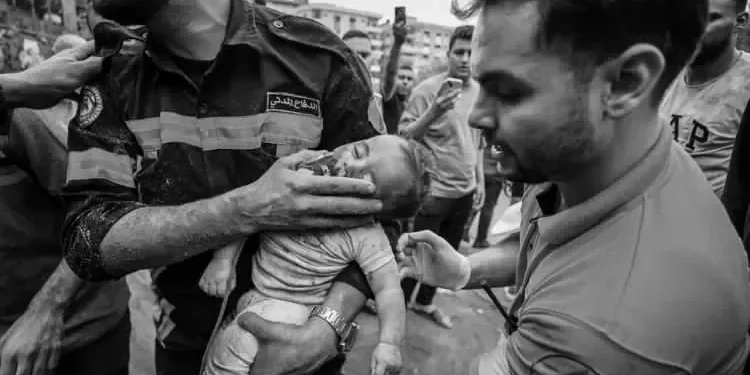 İsrail savaş durumunda, Hamas esirleri öldürmekle tehdit ediyor