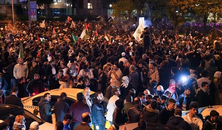 İsrail’in Gazze’eki hastaneyi vurmasının ardından, İstanbul ve Ankara’da İsrail’e yönelik protestolar! İsrail Başkonsolosluğu önündeki gösterilerde 63 kişi yaralandı