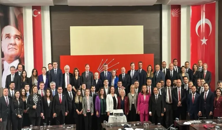 CHP’de gölge kabine kuruldu