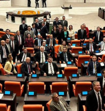 690x390cc-ank-09-11-2023-chp-adalet-nobeti-meclis