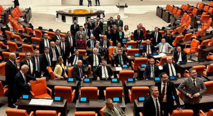 CHP Meclis’te Adalet Nöbeti başlattı!