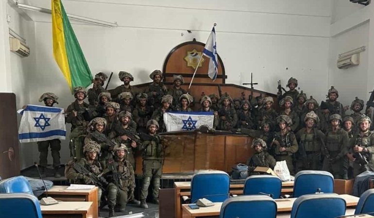 İsrail askerleri, Filistin Meclisini ele geçirdi