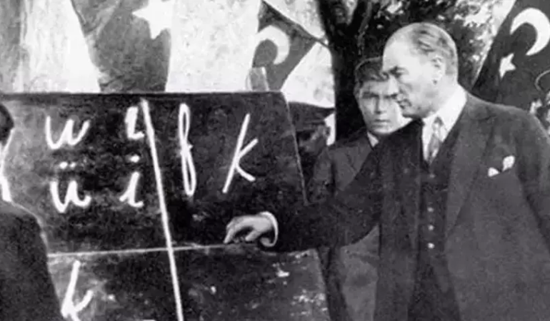 “Başöğretmenimiz Gazi Mustafa Kemal Atatürk başta olmak üzere tüm öğretmenlerimizin 24 Kasım Öğretmenler Günü’nü kutlarız” 