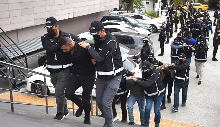 İçişleri Bakanı Ali Yerlikaya, Kafes-23 operasyonlarında 5 yerel organize suç örgütünün çökertildiğini duyurdu