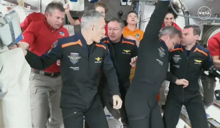 İlk Türk astronot Alper Gezeravcı’nın da yer aldığı Ax-3 ekibi, Uluslararası Uzay İstasyonu’na kenetlendi