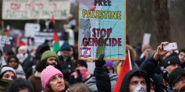 2024-01-11T110036Z_849558687_RC2LF5A6K6V3_RTRMADP_3_ISRAEL-PALESTINIANS-SAFRICA-WORLD-COURT-PROTESTS-1704971784