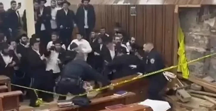 New York’taki Sinagog’un altında GİZLİ TÜNEL bulundu! Yahudi cemaatle polis arasında…