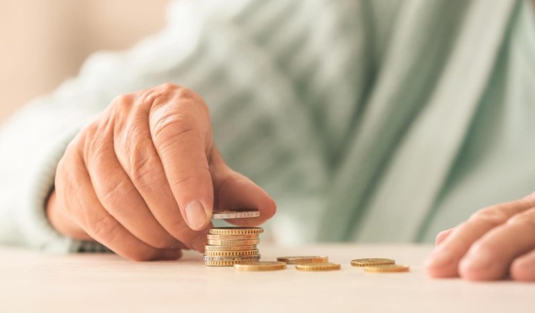 İşçi ve Bağkur emeklisi % 37,57 zam alacak. Memur ve memur emeklileri yine farklı oranda zam aldı: % 49,25… İşçi ve Bağkur emeklileri seyyanen zam alacak mı?