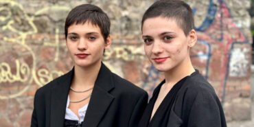 dogumda_baskasina_satilan_ikizler_19_yasinda_tiktok_la_bulustu_h82142_0e394 (1)