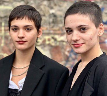 dogumda_baskasina_satilan_ikizler_19_yasinda_tiktok_la_bulustu_h82142_0e394 (1)