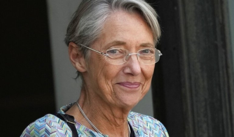 Tartışmalı Göç Yasasının ardından Fransa Başbakanı Borne istifa etti