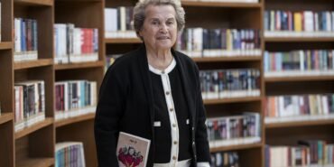 mona-roza-aa-2164253