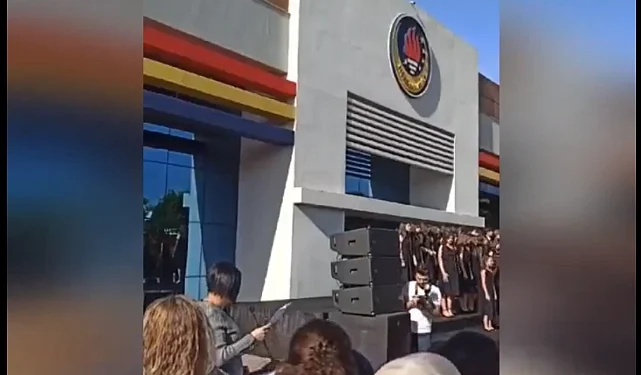 yaptigi-100-yil-konusmasiyla-gundeme-oturan-emine-ogretmen-istifa-ettirildi-7999