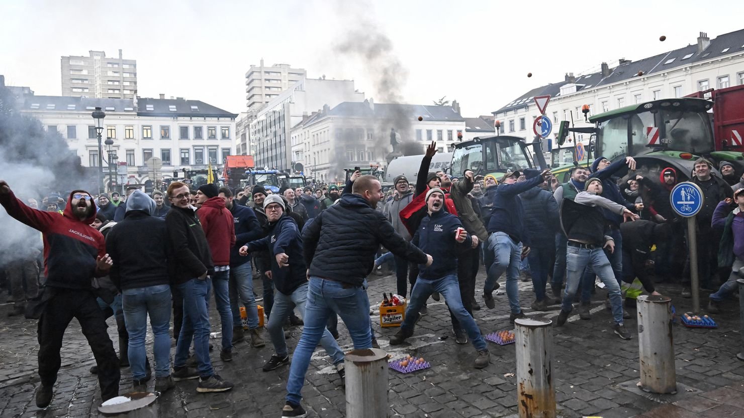 240201101652-01-brussels-farmer-protest-020124