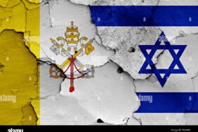 flag-of-vatican-and-israel-painted-on-cracked-wall-PHHRR0