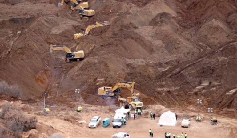 ilicte-emekcilere-siyanurlu-toprak-baskisi-ya-tasiyin-ya-da-istifa-edin