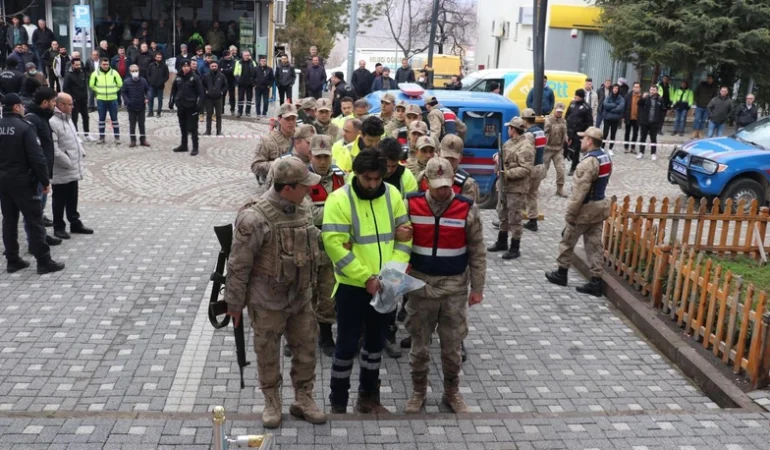 İliç’teki Siyanürlü maden faciasına yönelik 6 kişi tutuklandı, toprakla sürüklenen 9 işçiye ulaşılamadı