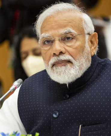 1139871_3_0606-Modi-Mughal_standard