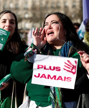 2024-03-04T151101Z_2131988061_RC21F6AO5440_RTRMADP_3_FRANCE-POLITICS-ABORTION-1709573707