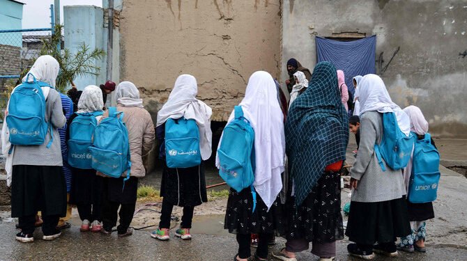 Afganistan’da Taliban bu yıl 330 bin kız çocuğuna daha okul kapılarını kapatacak