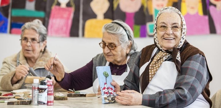 806x378-turkey-leading-country-in-elderly-care-expert-1570525285159