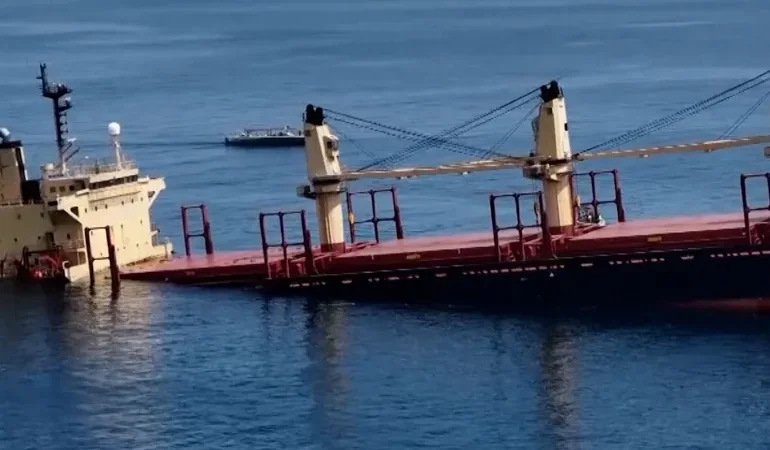 Husiler, İngiliz gemisini batırdı!