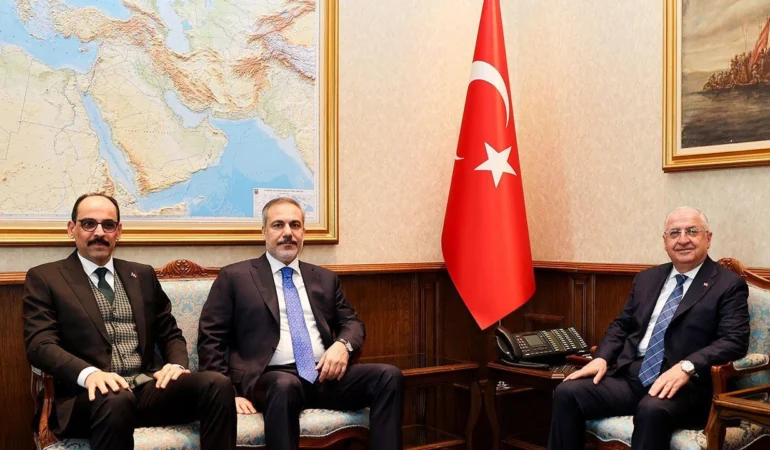 disisleri-bakani-hakan-fidan-milli-savunma-bakani-yasar-guler-ve-mit-baskani-ibrahim-kalin-bagdata-gidiyor-vzih